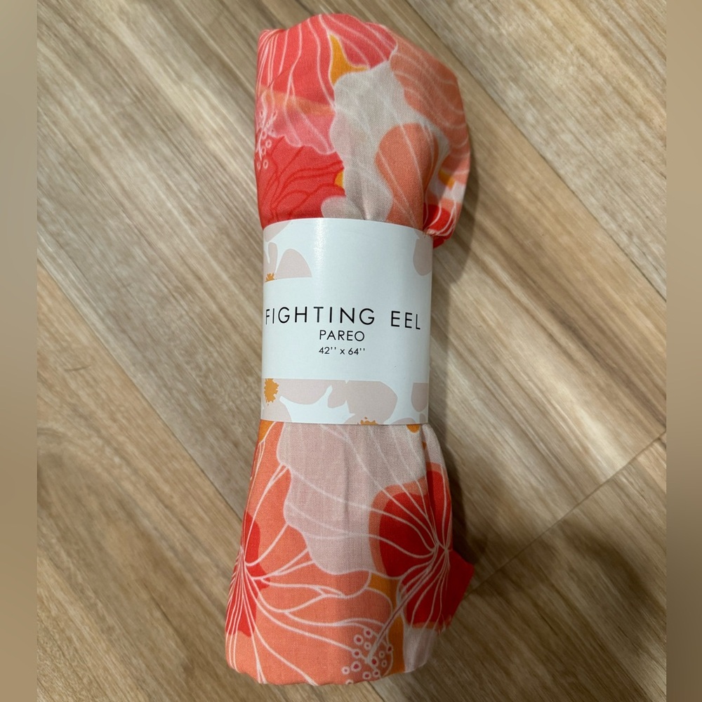 Fighting Eel Pareo - Hibiscus Print